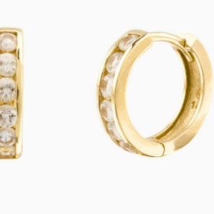 mejuri feature huggies- 14k Yellow Gold, White Sapphire